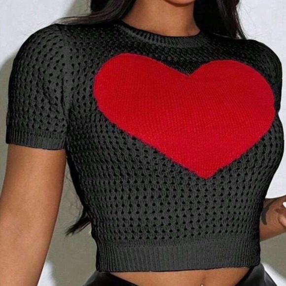 Tops - Knitted Short Sleeve Sweater Top With Heart Pattern